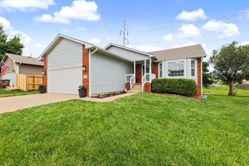 1913 S Honeytree Street Wichita KS 67207