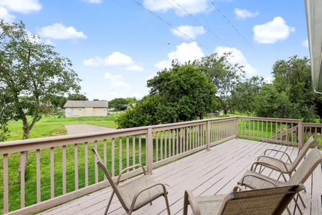 1913 S Honeytree Street Wichita KS 67207