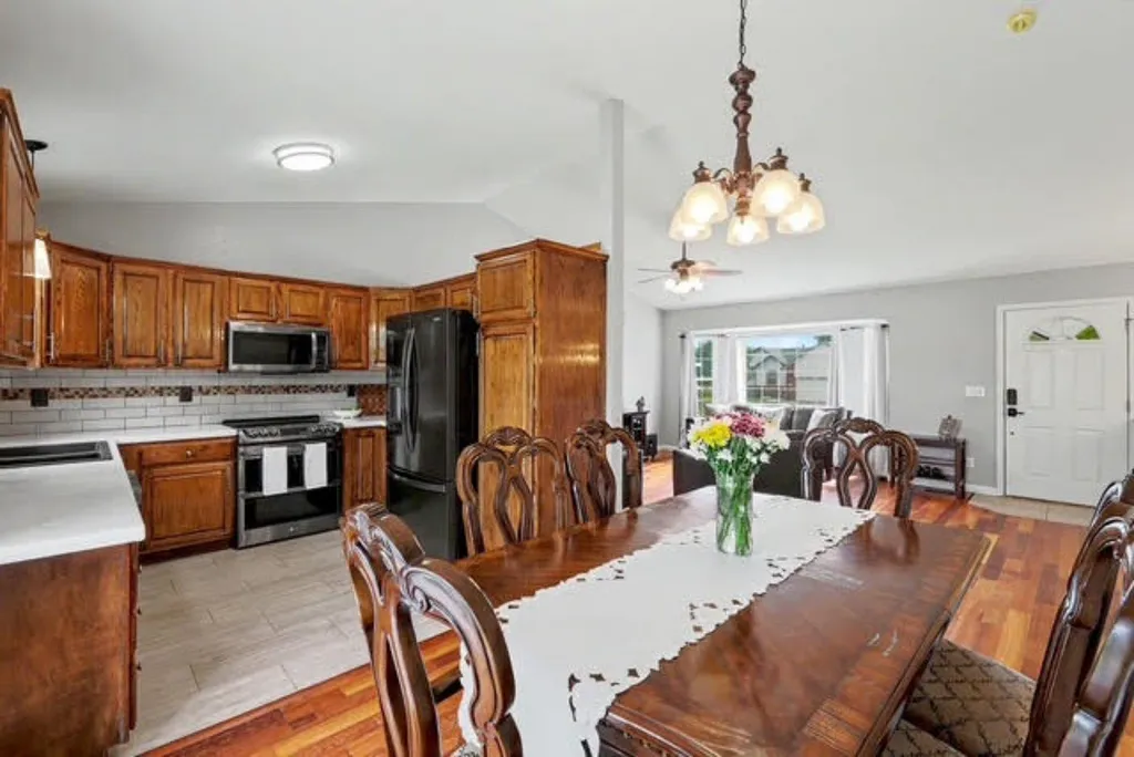 1913 S Honeytree Street Wichita KS 67207