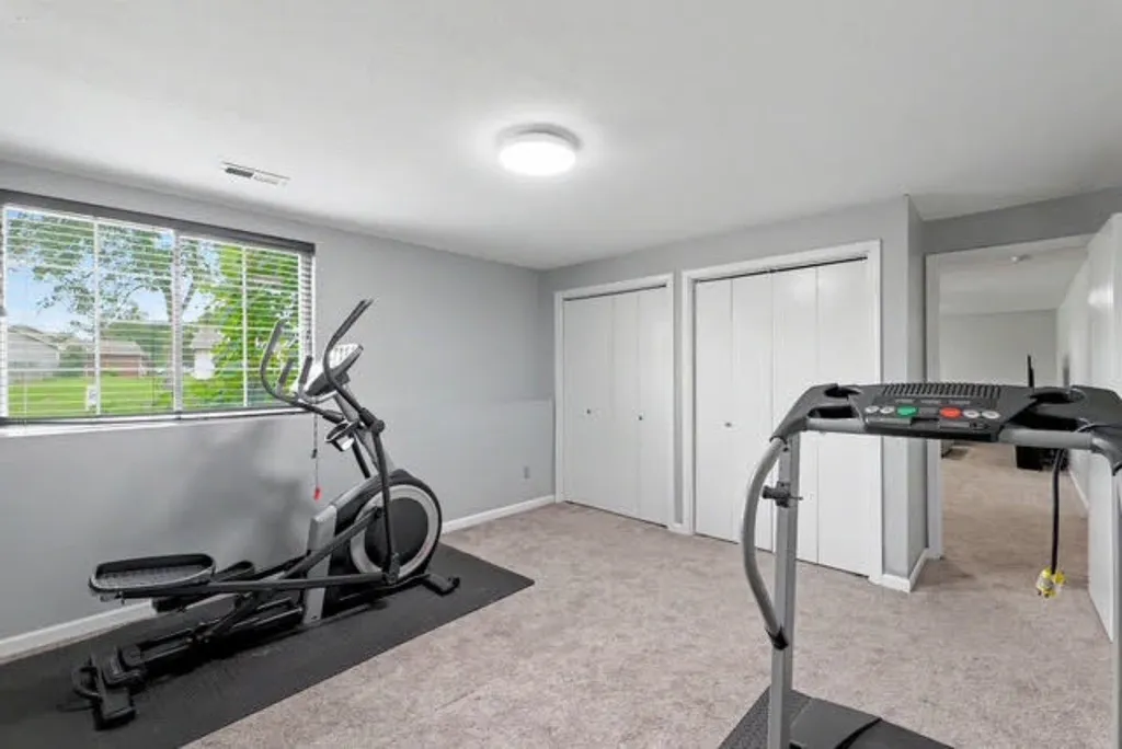 1913 S Honeytree Street Wichita KS 67207