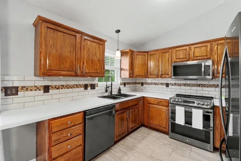 1913 S Honeytree Street Wichita KS 67207