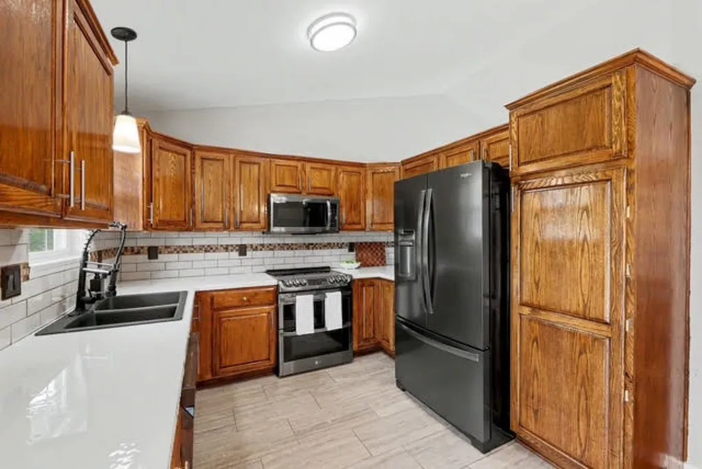1913 S Honeytree Street Wichita KS 67207