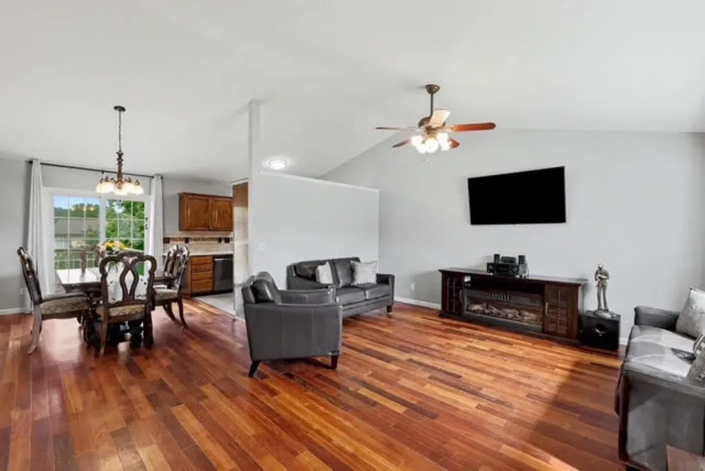 1913 S Honeytree Street Wichita KS 67207
