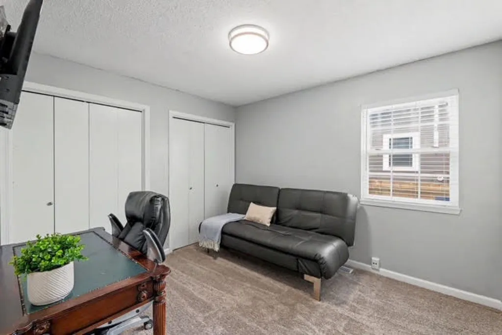 1913 S Honeytree Street Wichita KS 67207
