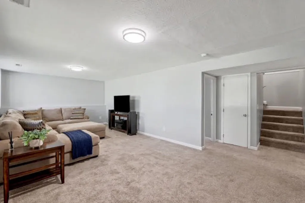 1913 S Honeytree Street Wichita KS 67207