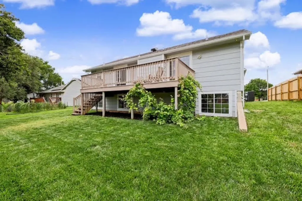 1913 S Honeytree Street Wichita KS 67207