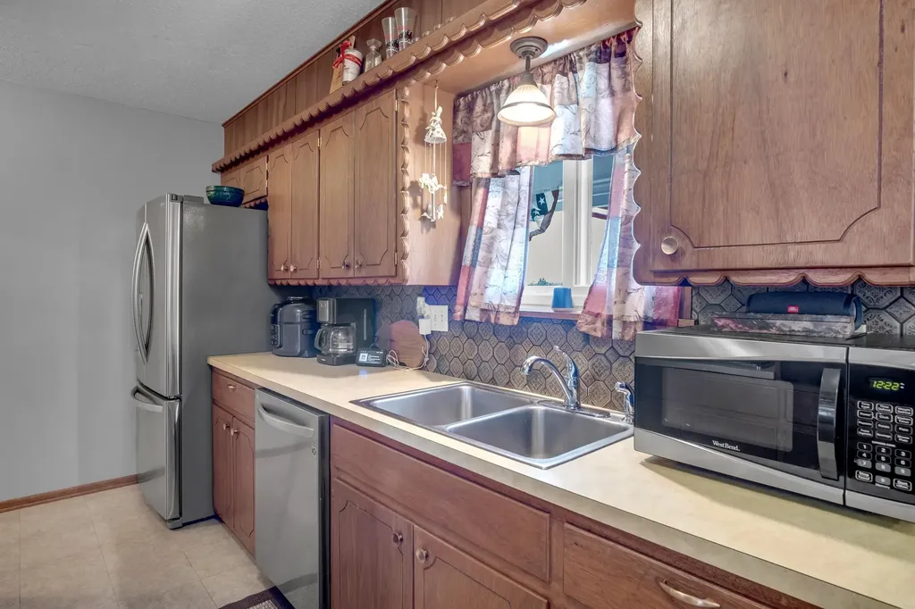 8712 N Ridge Road Valley Center KS 67147