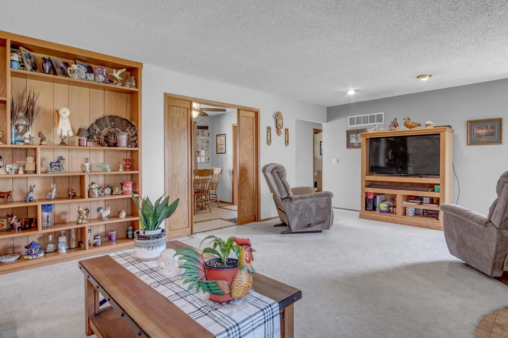 8712 N Ridge Road Valley Center KS 67147