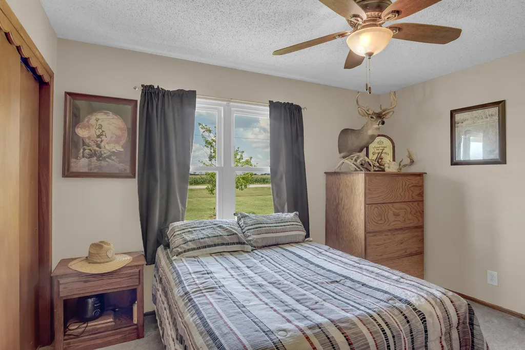 8712 N Ridge Road Valley Center KS 67147