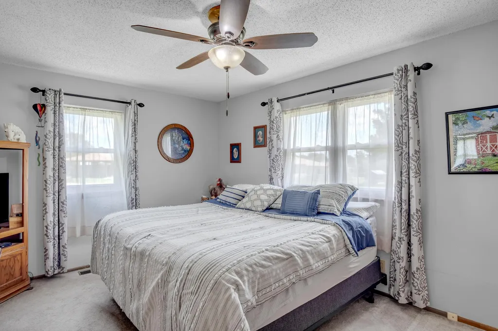 8712 N Ridge Road Valley Center KS 67147