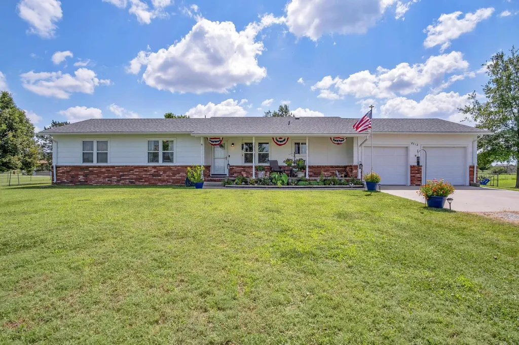 8712 N Ridge Road Valley Center KS 67147