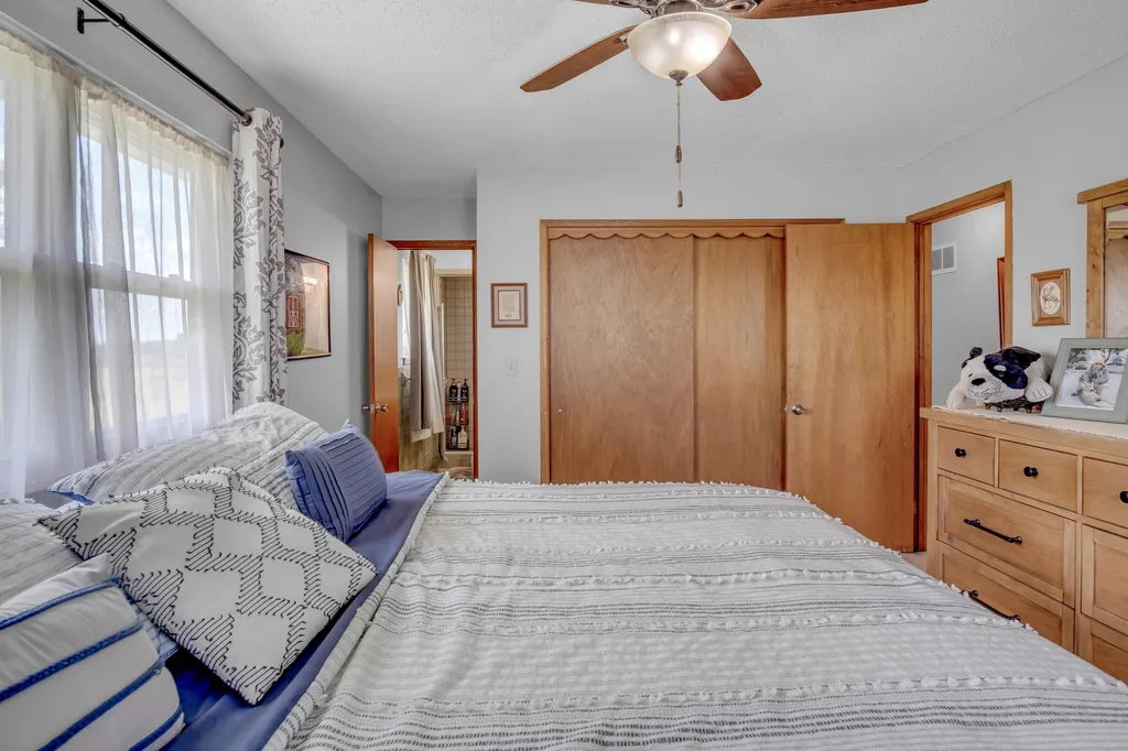 8712 N Ridge Road Valley Center KS 67147