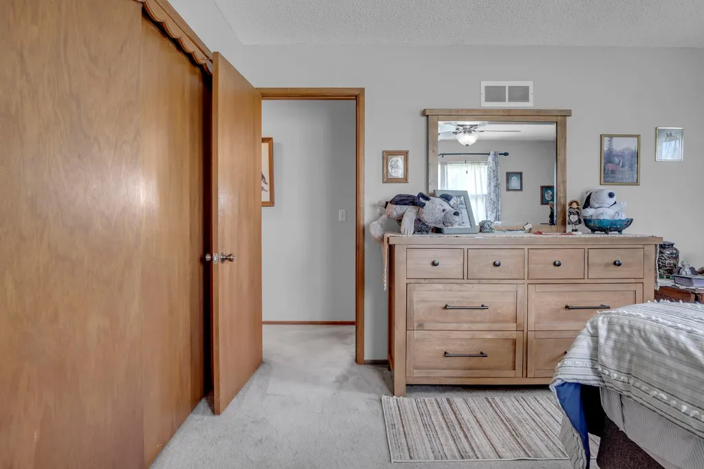 8712 N Ridge Road Valley Center KS 67147