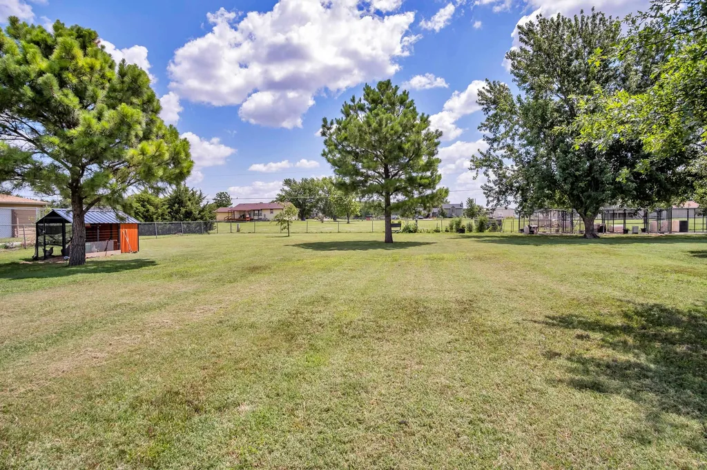 8712 N Ridge Road Valley Center KS 67147