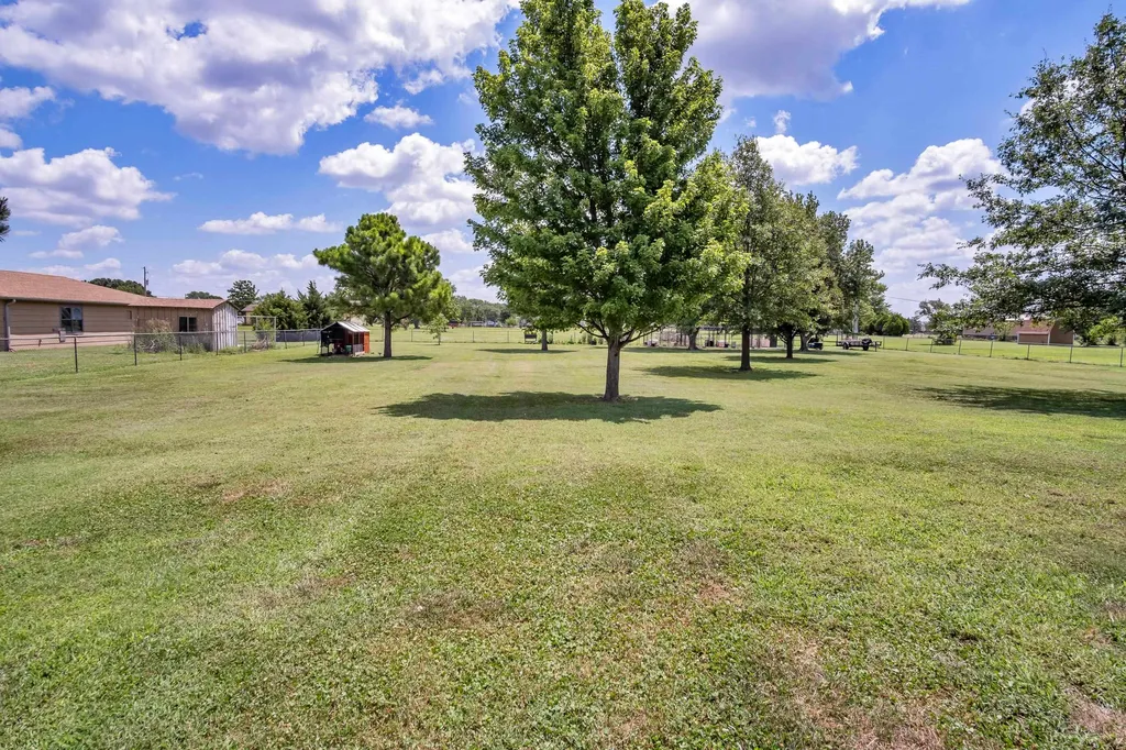 8712 N Ridge Road Valley Center KS 67147