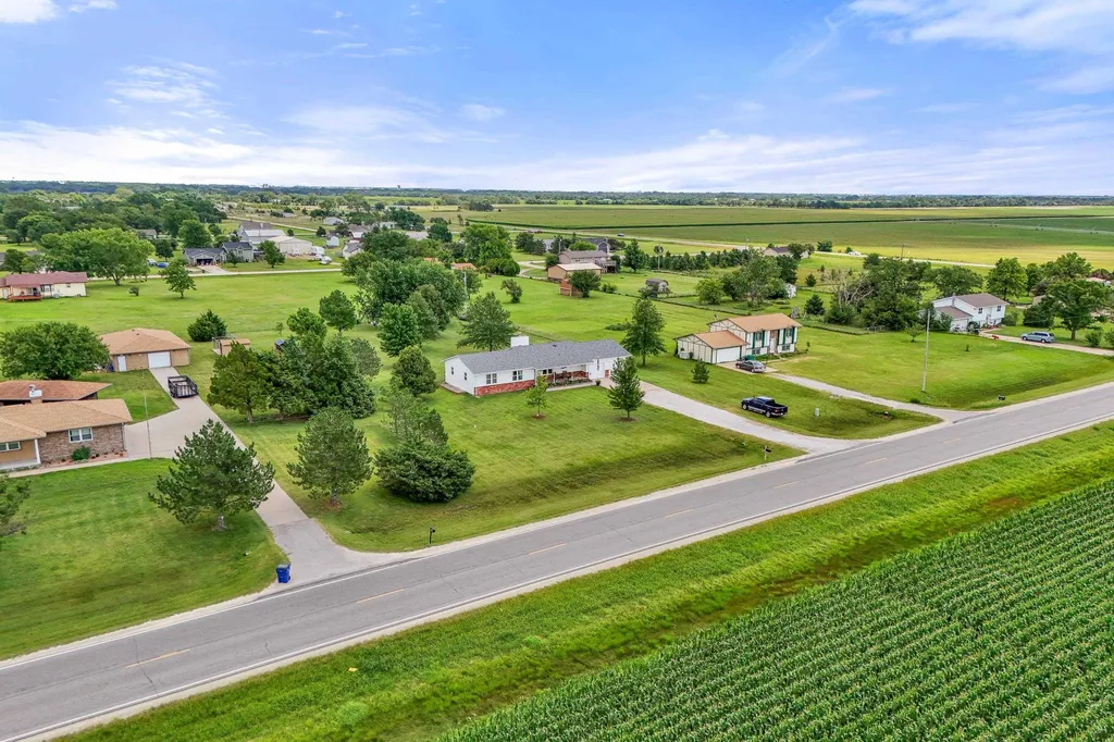 8712 N Ridge Road Valley Center KS 67147