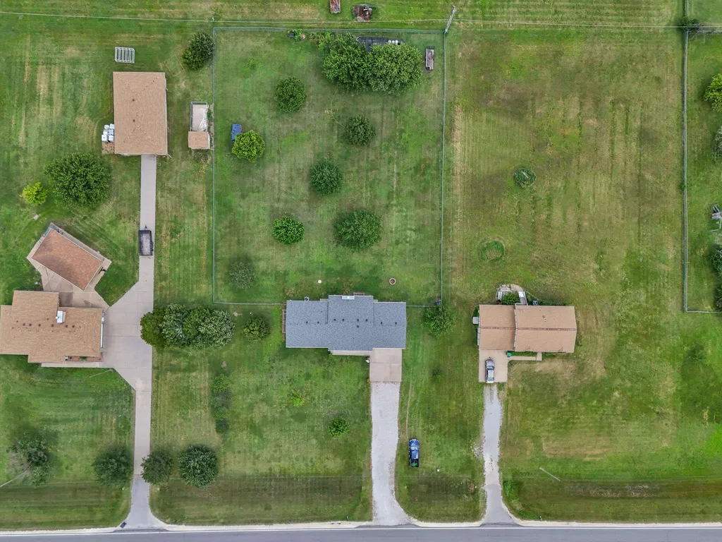 8712 N Ridge Road Valley Center KS 67147