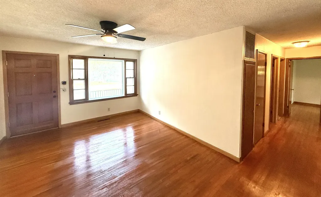515 W 4th Street Haysville KS 67060