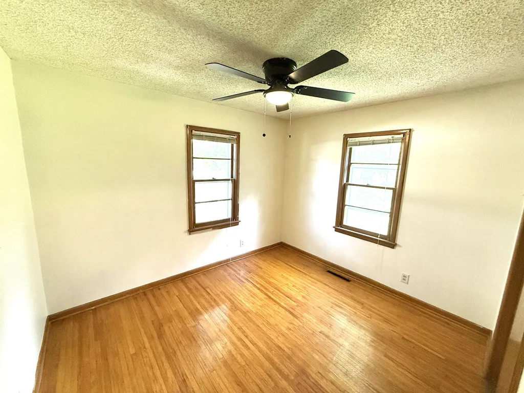 515 W 4th Street Haysville KS 67060