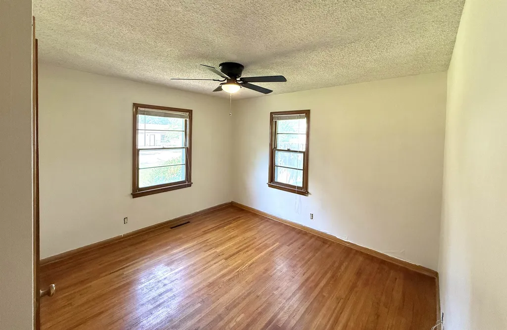 515 W 4th Street Haysville KS 67060