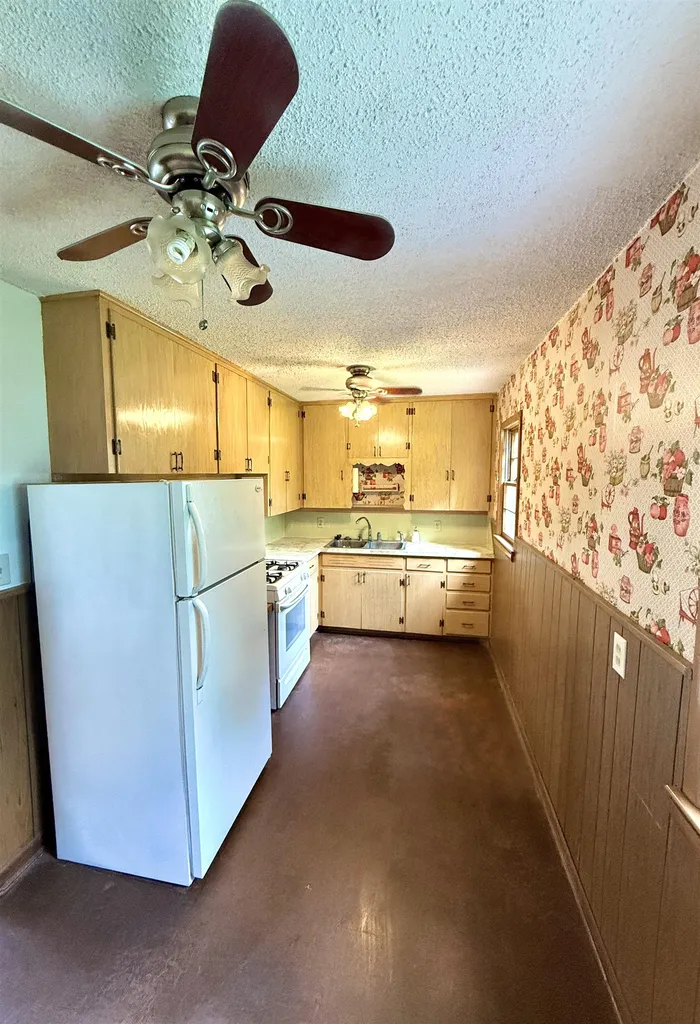 515 W 4th Street Haysville KS 67060
