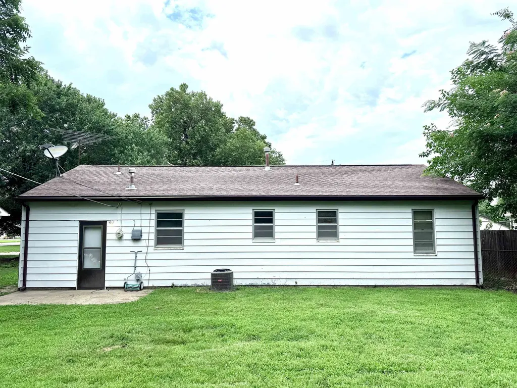 515 W 4th Street Haysville KS 67060