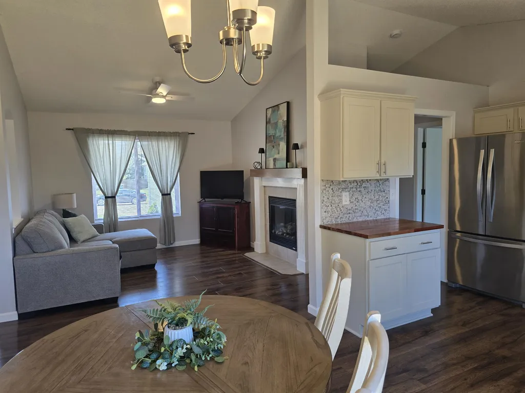 1526 E Cedar Tree Park City KS 67219