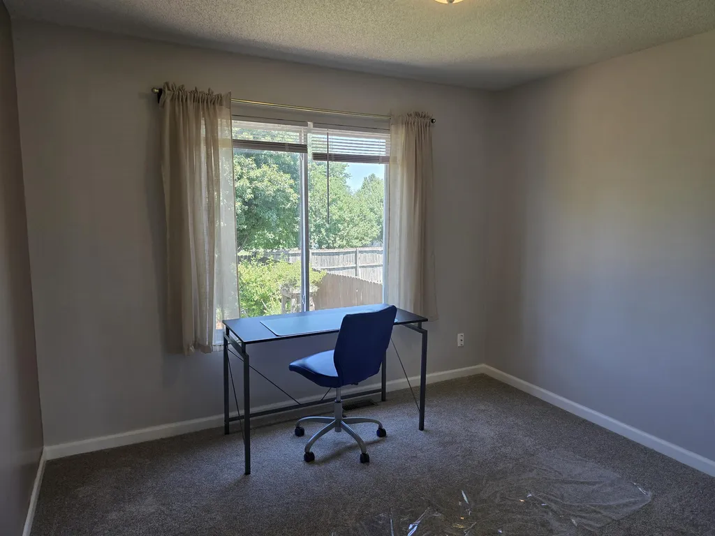 1526 E Cedar Tree Park City KS 67219
