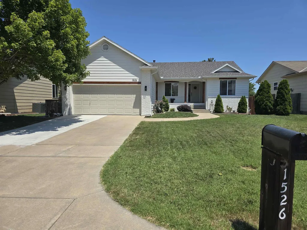 1526 E Cedar Tree Park City KS 67219