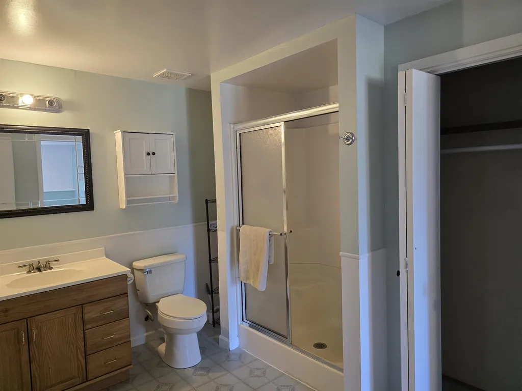1526 E Cedar Tree Park City KS 67219