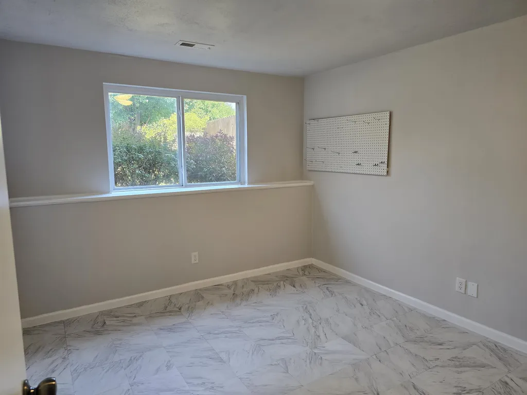 1526 E Cedar Tree Park City KS 67219