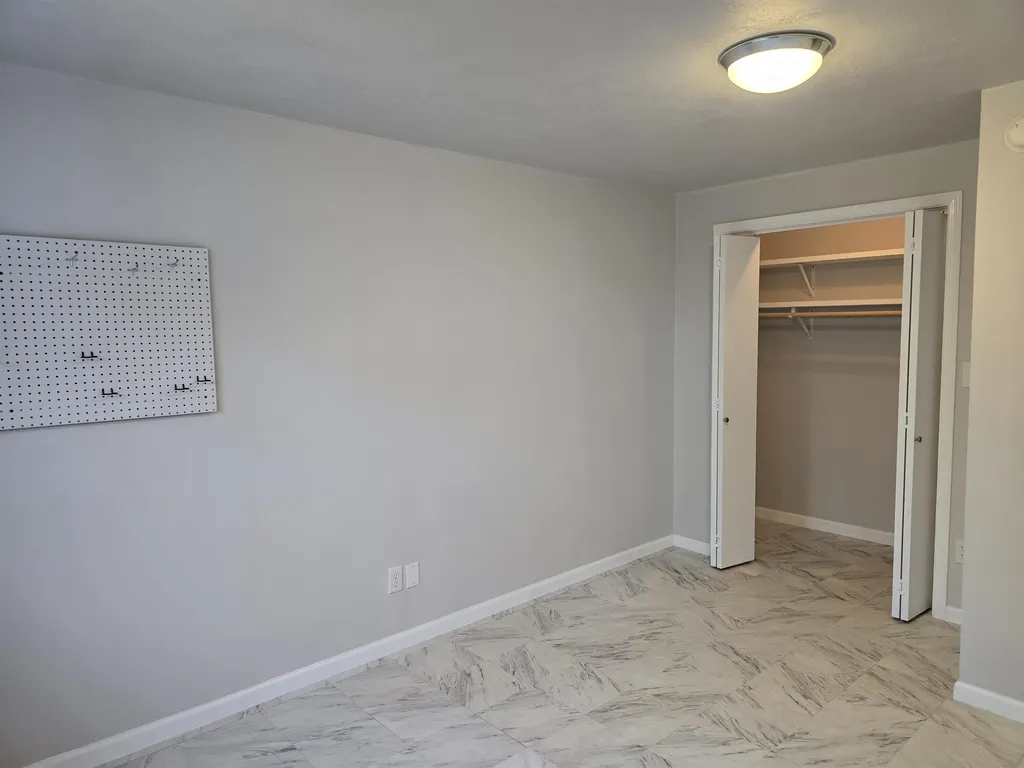1526 E Cedar Tree Park City KS 67219