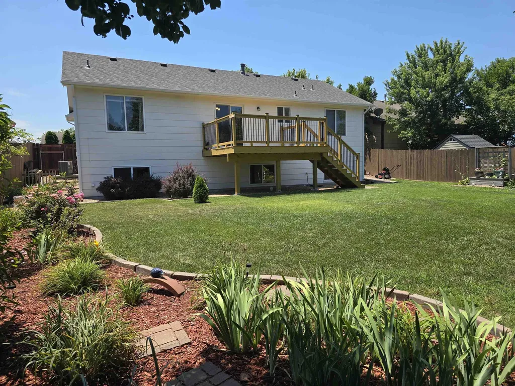 1526 E Cedar Tree Park City KS 67219