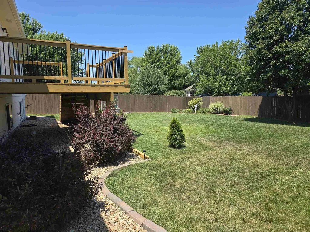 1526 E Cedar Tree Park City KS 67219