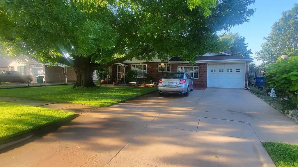 905 W 30th Street S Wichita KS 67217