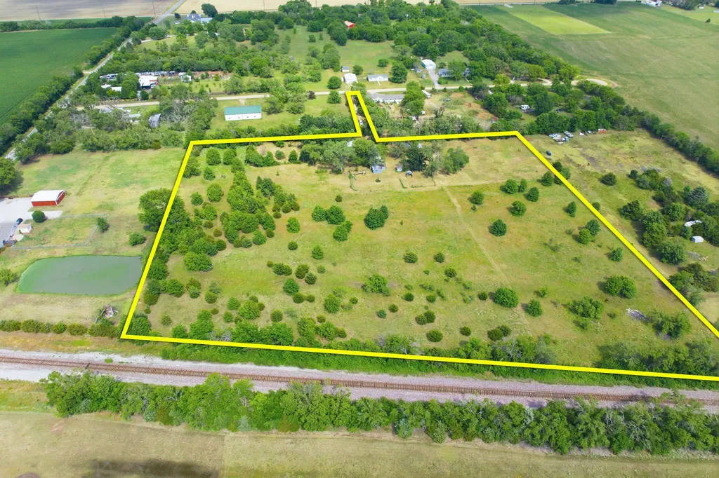 8901 S Exposition Street Haysville KS 67060-7905