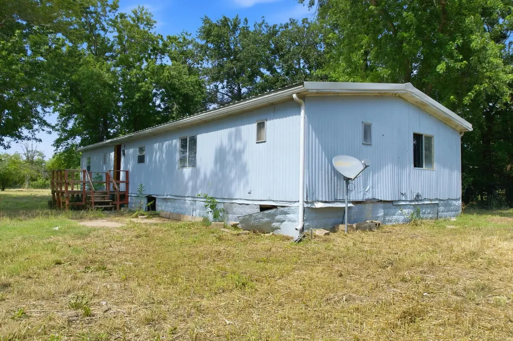 8901 S Exposition Street Haysville KS 67060-7905