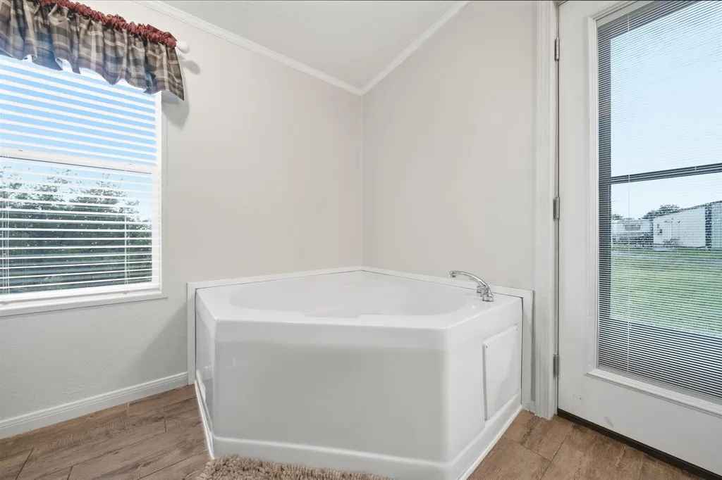 195 E 15th Street S Wellington KS 67152