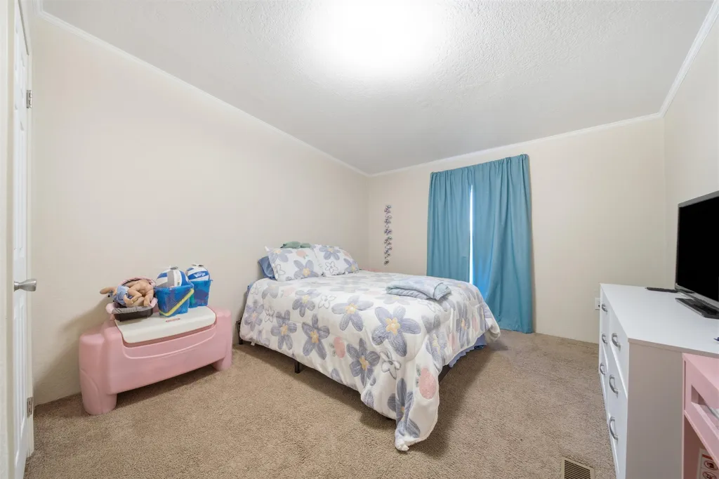 195 E 15th Street S Wellington KS 67152