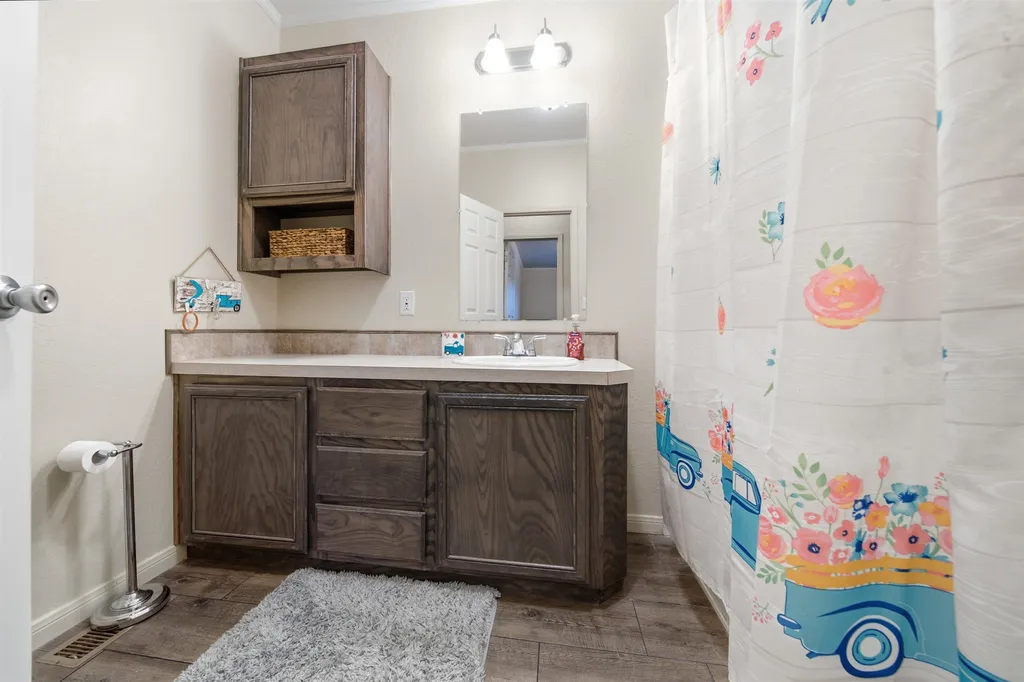 195 E 15th Street S Wellington KS 67152