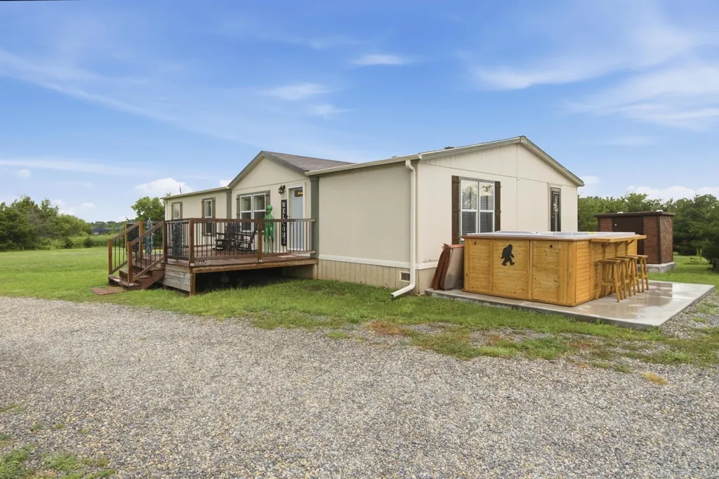 195 E 15th Street S Wellington KS 67152