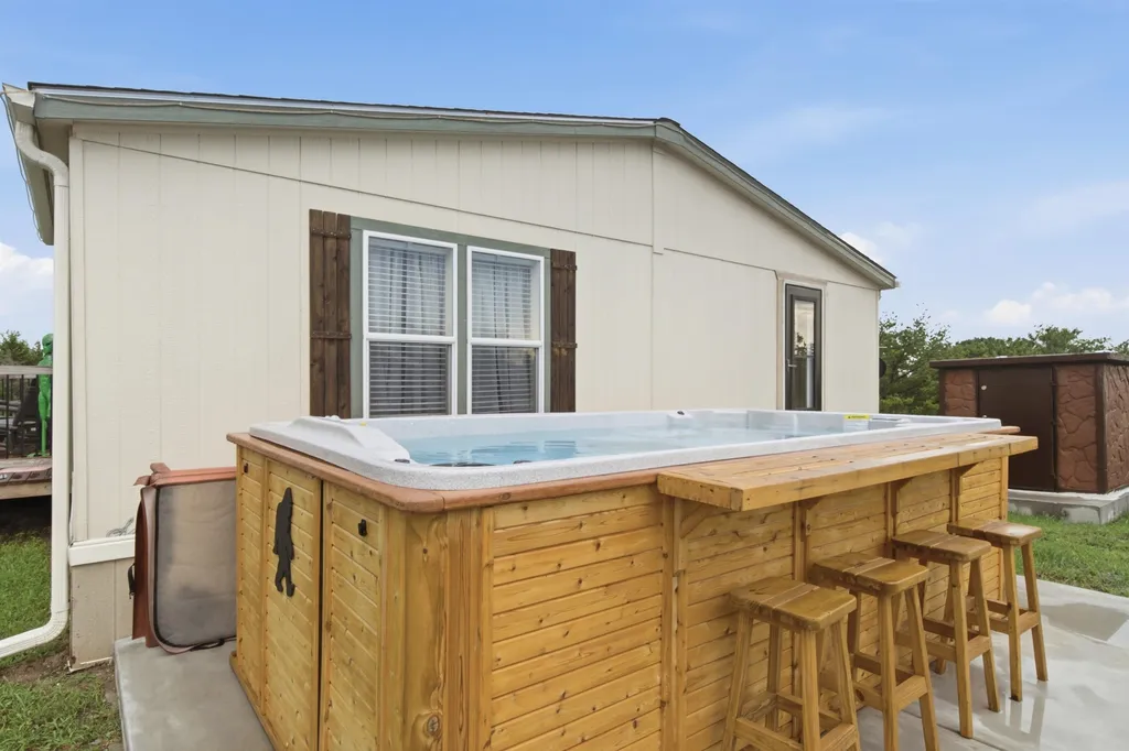 195 E 15th Street S Wellington KS 67152