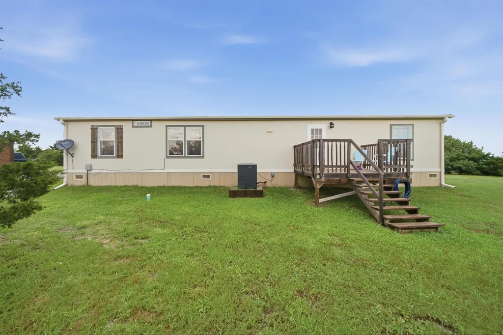 195 E 15th Street S Wellington KS 67152