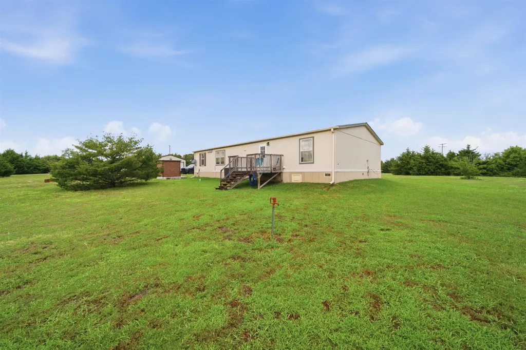 195 E 15th Street S Wellington KS 67152