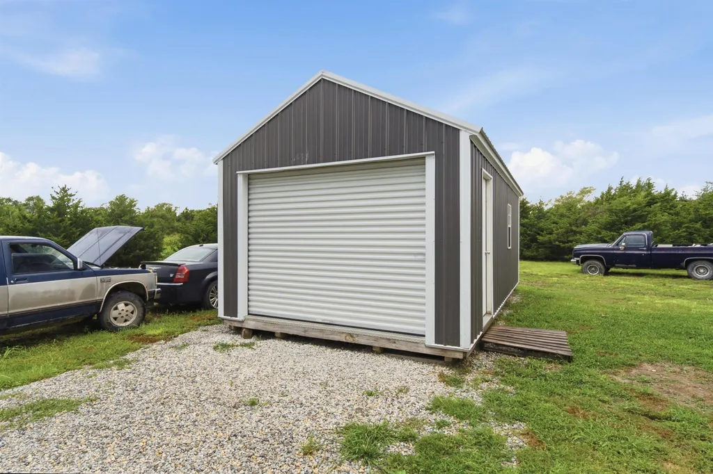 195 E 15th Street S Wellington KS 67152