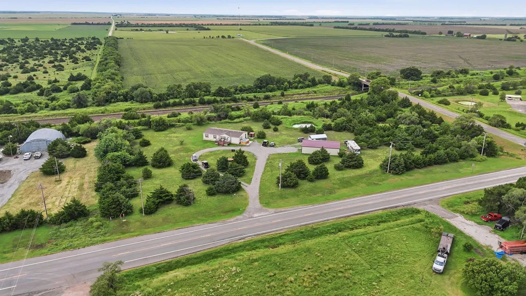 195 E 15th Street S Wellington KS 67152