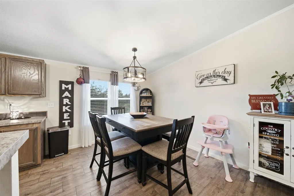 195 E 15th Street S Wellington KS 67152