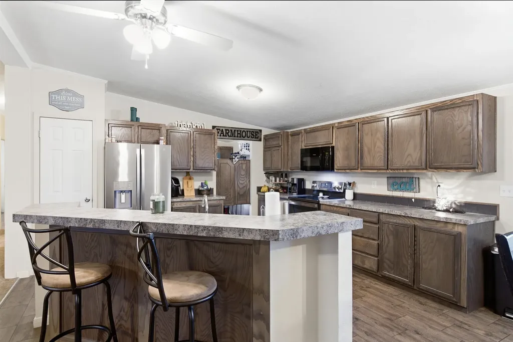 195 E 15th Street S Wellington KS 67152