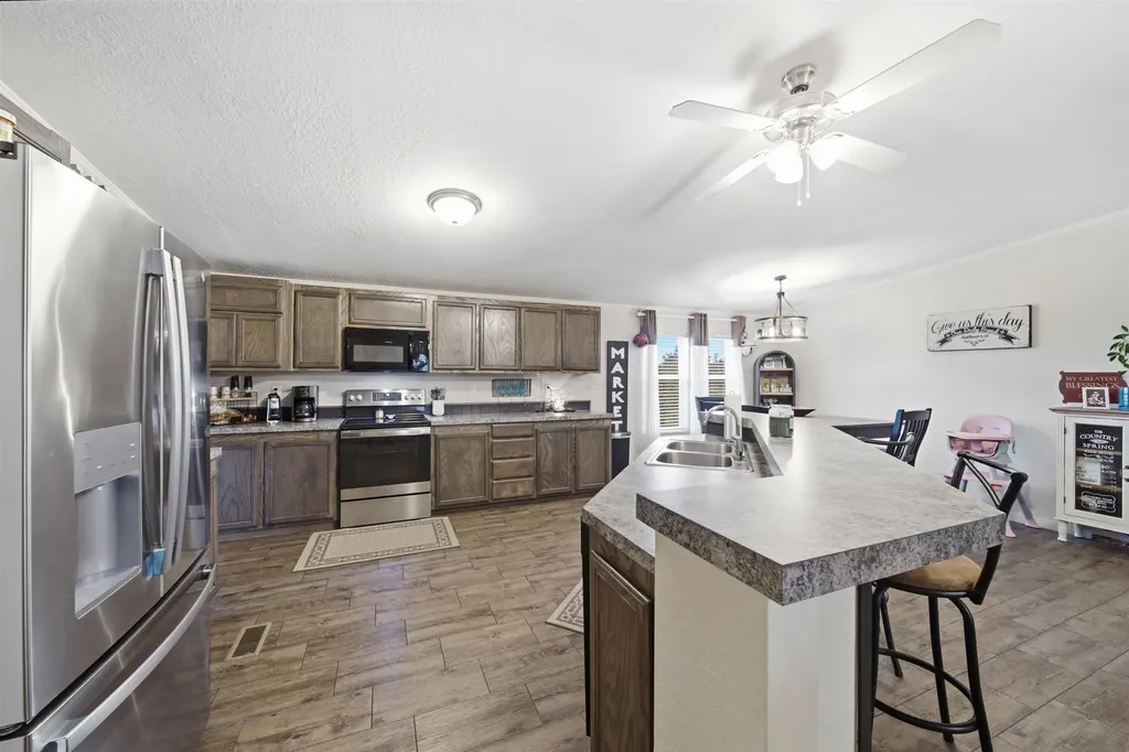 195 E 15th Street S Wellington KS 67152