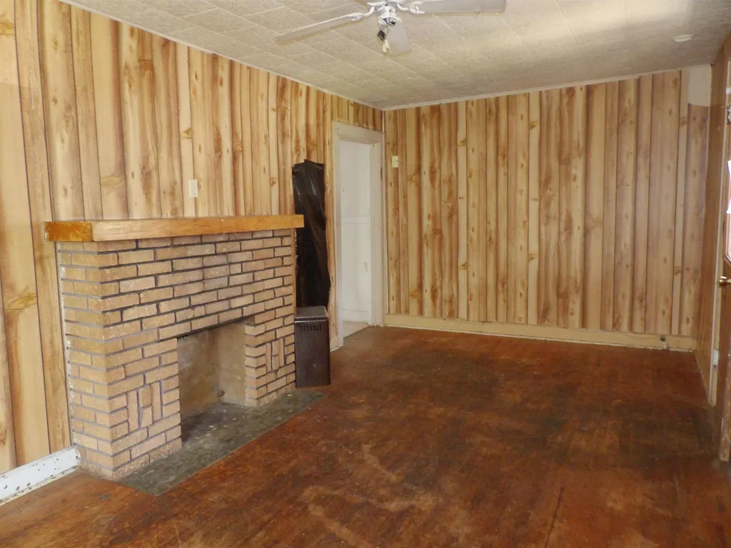 711 S Summit Arkansas City KS 67005-6354